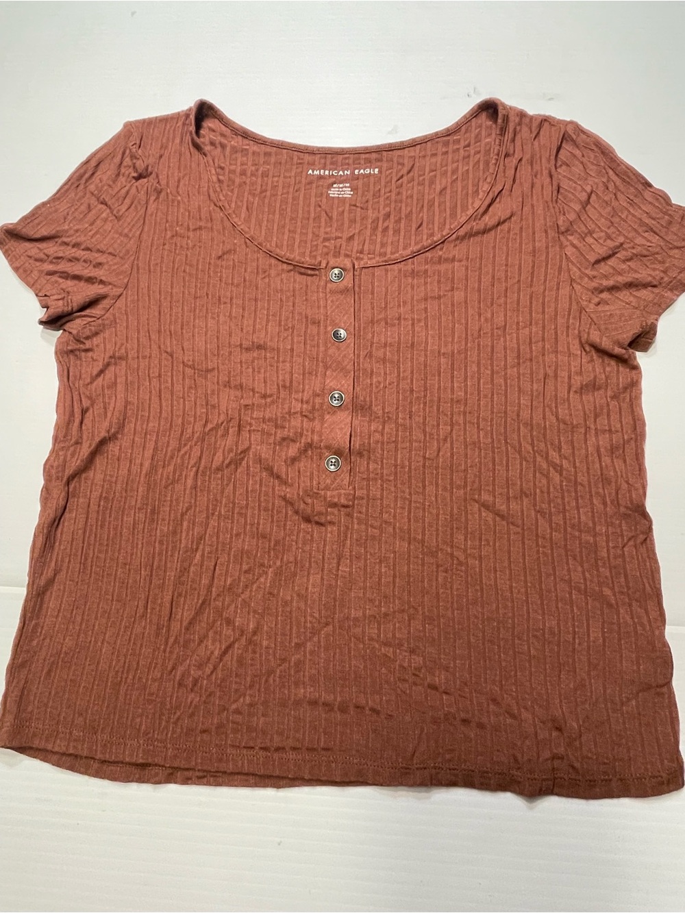 American Eagle Brown Short Sleeve Ribbed Henley Crop Top Scoop Neck Women Sz M